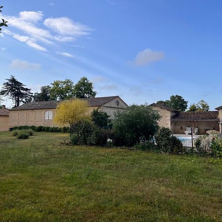 Domaine Clos Et Arbore De 3 Ha Avec Deux Maisons Lamothe-Montravel エクステリア 写真